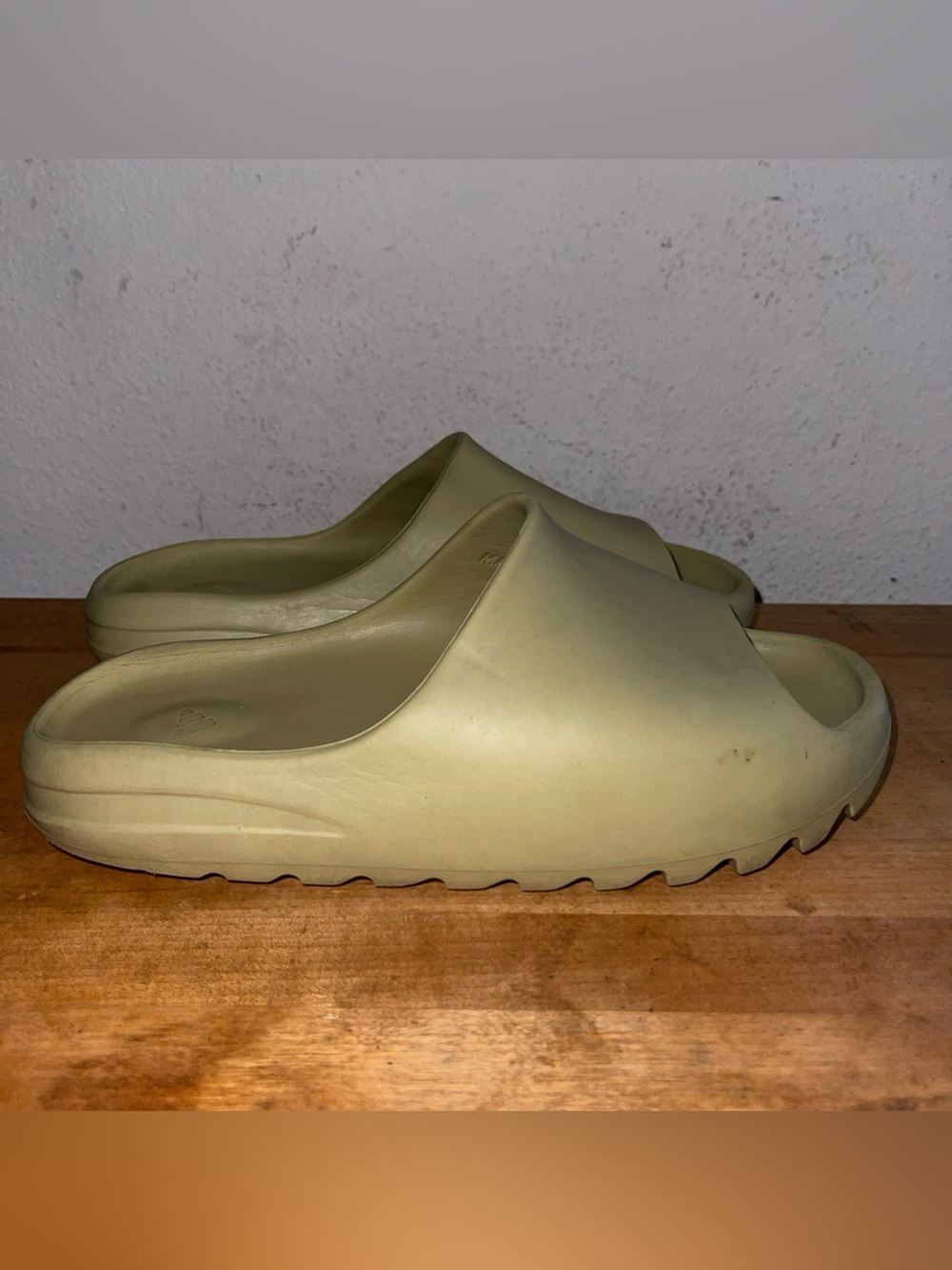 Adidas Yeezy Slide Lime Green Resin FZ5904 Men's Limited Edition Kanye Sz 43-44